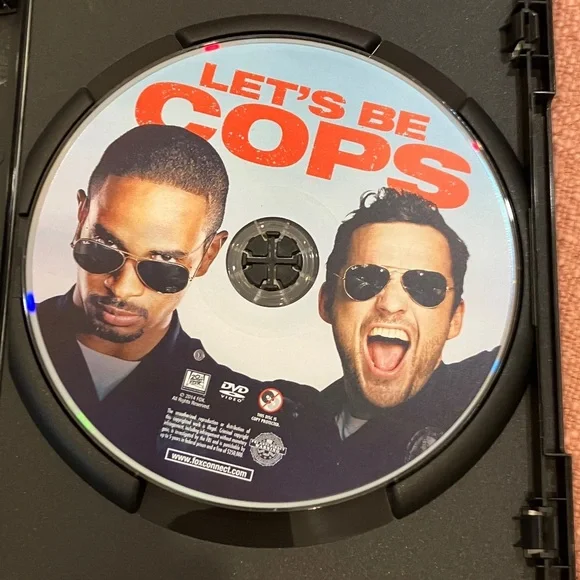 Let's Be Cops DVD - Picture 8 of 10